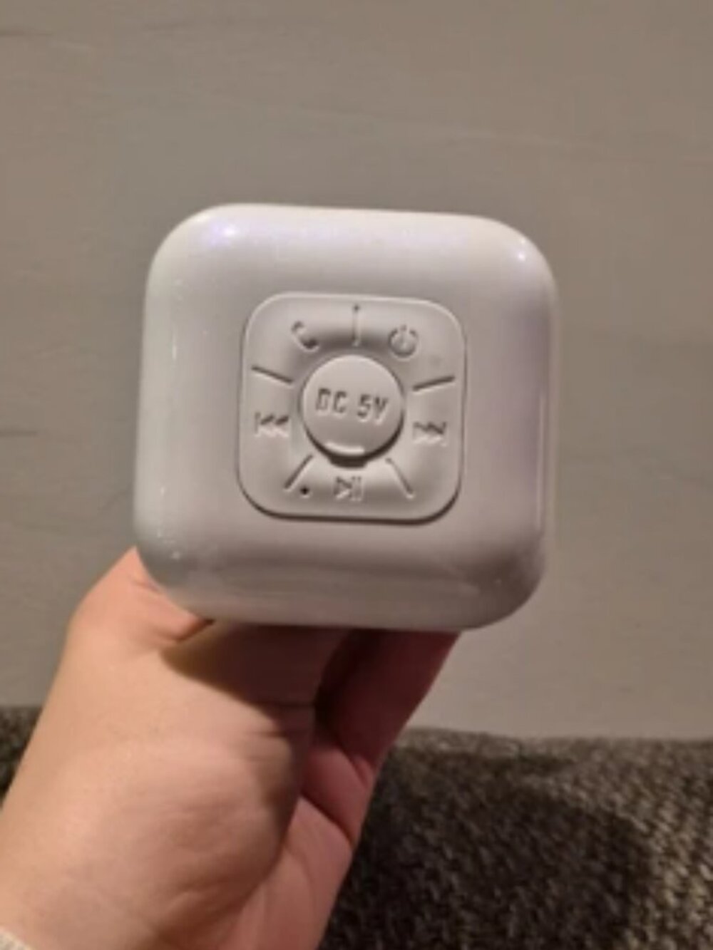 White shimmer shower speaker